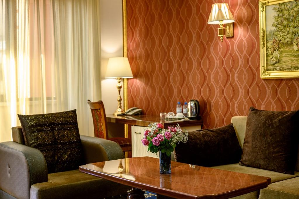 hotel royal plaza yerevan
